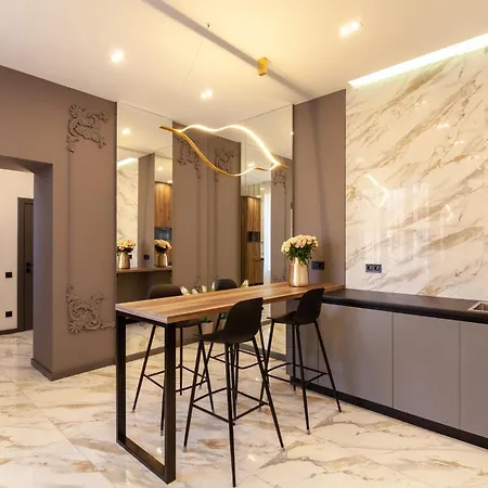 Royal On Gorodotska 33 Street Apartman