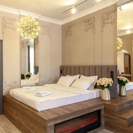 Royal On Gorodotska 33 Street *