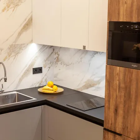 Royal On Gorodotska 33 Street * Lviv