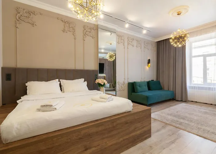 Royal On Gorodotska 33 Street *