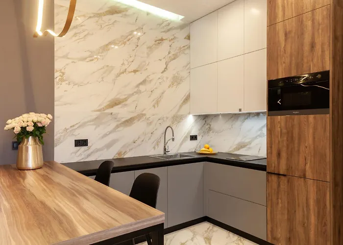 Royal On Gorodotska 33 Street