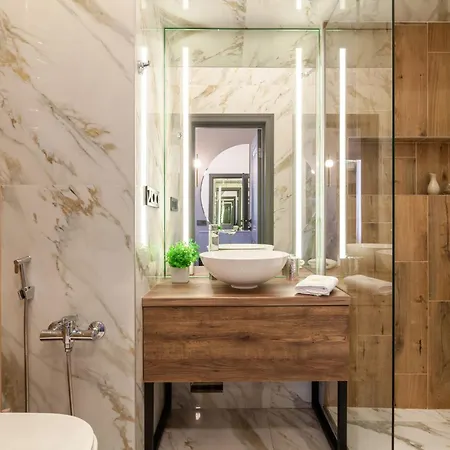 Royal On Gorodotska 33 Street * Lviv