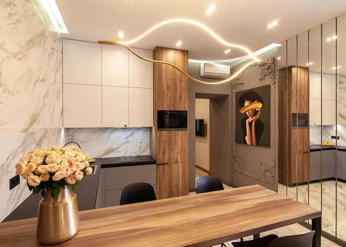 Royal On Gorodotska 33 Street * Lviv